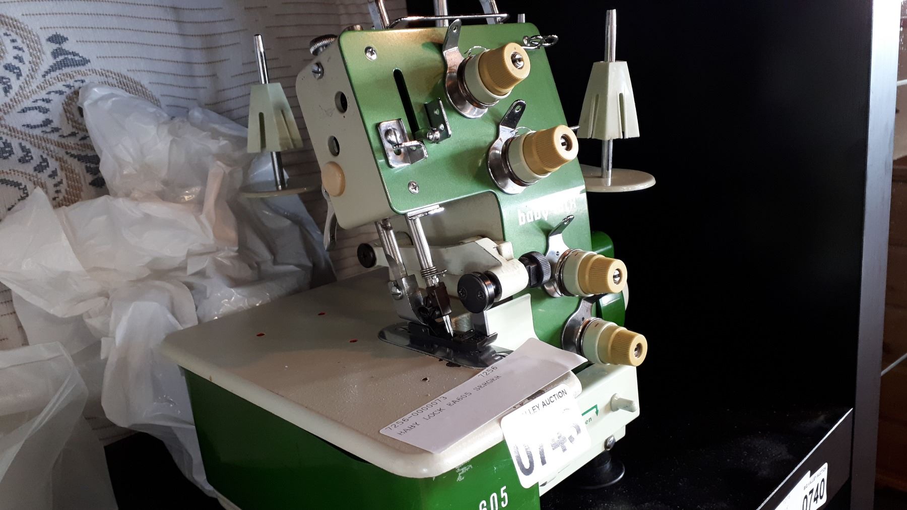 BABY LOCK EA605 SERGER baby-lock-ea605-serger