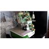 Image 2 : BABY LOCK EA605 SERGER