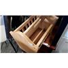 Image 2 : MAPLE MAGAZINE RACK