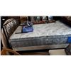 Image 1 : BLACK METAL QUEEN SIZE BEDFRAME