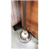 Image 2 : VINTAGE FLOOR LAMP