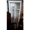 Image 1 : WHITE SIX FOOT COAT HANGER SHELF