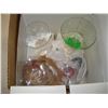 Image 2 : BOX OF HOUSEHOLD DECOR