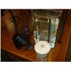 Image 2 : SMALL MIRROR BACK COLLECTIBLES DISPLAY CASE