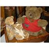 Image 2 : TRAY OF COLLECTABLE BEARS