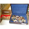 Image 1 : JEWELRY BOXES WITH BANGLES AND JEWELRY