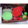 Image 2 : BOX AND TRAY OF TUPPERWARE