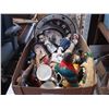 Image 1 : BOX OF ESTATE COLLECTIBLES