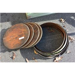 FOUR ANTIQUE WOOD BARRELL LIDS AND LOT OF BARRELL RINGS