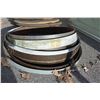 Image 3 : FOUR ANTIQUE WOOD BARRELL LIDS AND LOT OF BARRELL RINGS