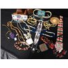 Image 2 : NATIVE ART LOT (MINI TOTEM/ NECKLACES...)