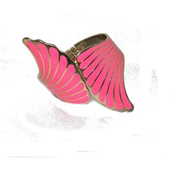 Pink Wings Hinge Gold Toned Textured Scallop Bangle Bracelet