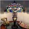 Image 2 : Tiffany-style Table Lamp