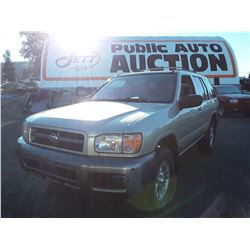 N4 --  1999 Nissan Pathfinder LE , Brown , 265136  KM's