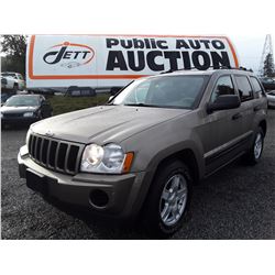 A9 --  2005 Jeep Grand Cherokee Laredo , Brown , 239915  KM's