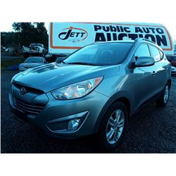 I6 --  2010 Hyundai Tucson GLS , Silver , 195175  KM's
