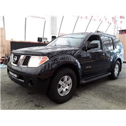 G4 --  2005 NISSAN PATHFINDER LE , Black , 310018  KM's