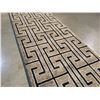 Image 2 : MAGNIFICENT MODERN CARVED RUNNER 2.3x8