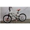 Image 1 : WHITE 2 HOP BMX