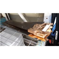 LOT OF HAND SAWS