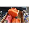 Image 2 : 3 JERRY CANS