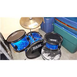 FIRST ACT DISCOVERY KIDS DRUM SET