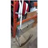 Image 1 : ALUMINUM HANDLE SCYTHE