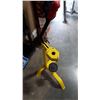 Image 1 : STAND UP YELLOW WINE CORK PRESS