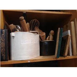 SHELF LOT OF VINTAGE KITCHEN WOODEN UTENSILS