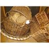 Image 2 : SHELF LOT OF ESTATE BASKETS