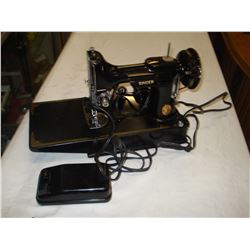 VINTAGE SINGER SEWING MACHINE