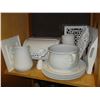 Image 2 : VINTAGE WHITE TIN BREAD BOX AND HOME DECOR