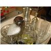 Image 2 : LOT OF GLASS VASES AND DECOR