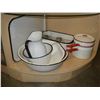 Image 1 : LOT OF VINTAGE ENAMEL WARE