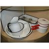 Image 2 : LOT OF VINTAGE ENAMEL WARE