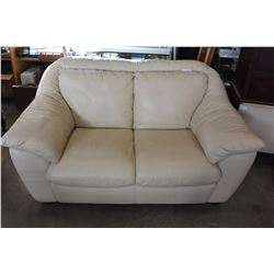 NATUZZI LEATHER LOVE SEAT