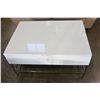 Image 2 : WHITE LAQUER LIFT TOP CHROME BASE COFFEE TABLE