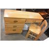 Image 2 : MAPLE 4 DRAWER DESK AND CHAIR