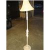 Image 1 : WHITE FLOOR LAMP