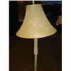 Image 2 : WHITE FLOOR LAMP