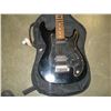 Image 3 : NOVA BLACK ELECTRIC GUITAR IN GIG BAG