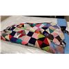 Image 2 : VINTAGE STITCHED QUILT
