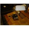 Image 1 : VINTAGE LOOK TABLE LAMP W/ OUTLETS