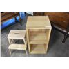 Image 2 : SMALL PINE SHELF AND STEP