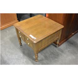 PINE ENDTABLE