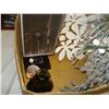 Image 2 : BOX OF HOME DECOR