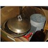 Image 2 : LARGE BOX OF COLLECTIBLE KITCHEN WARES