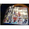 Image 2 : BINDER OF HOCKEY CARDS