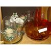 Image 2 : SHELF LOT OF ESTATE GLASSWARE ETC