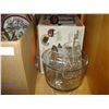 Image 2 : BOX OF HOUSEHOLD GOODS AND GLASS DESSERT SET